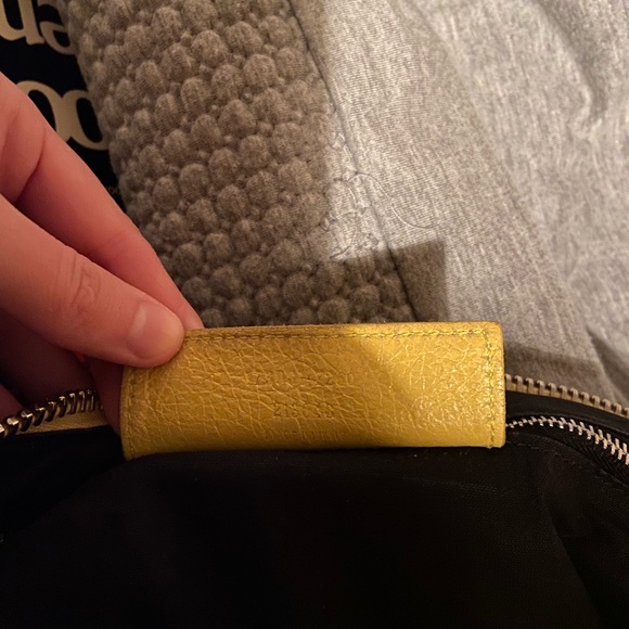 Yellow balenciaga hobo bag in great condition - Picture 5 of 5